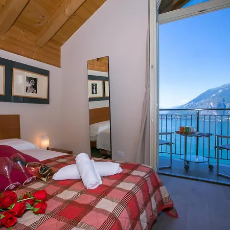 Vista D'oro Palma Apt. 21 דירה